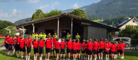Fußball, Zelten und Teamgeist: Das 3. Sommercamp des Farbencenter FC Thüringen